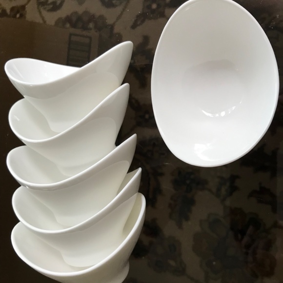 Six small oval serving bowls. - Picture 3 of 4